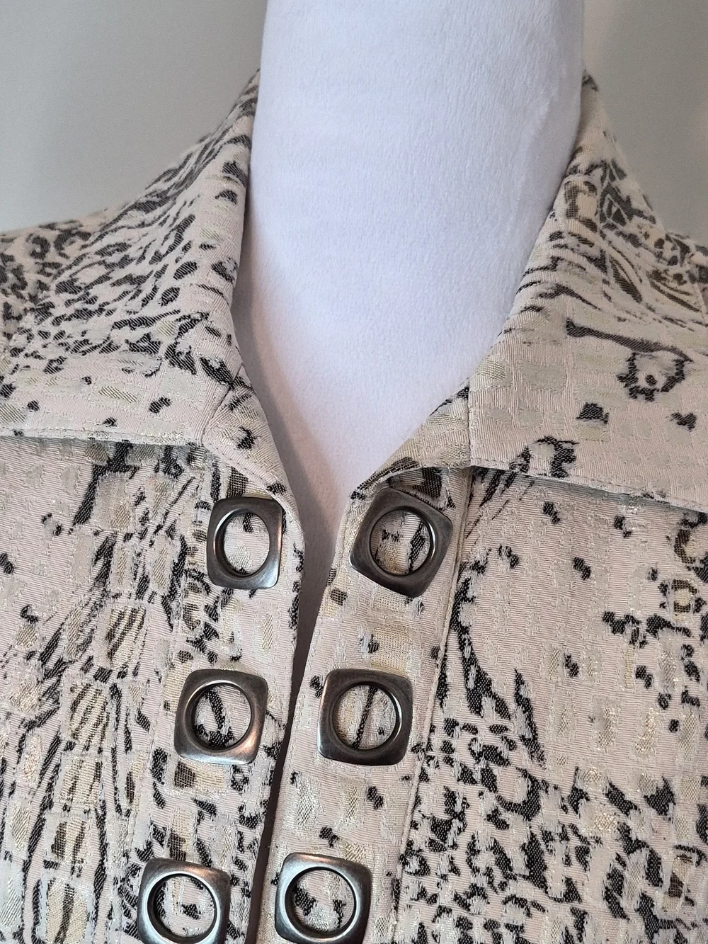 Peck & Peck Cream Patterned Women's Jacket with Metallic Accents Size 12